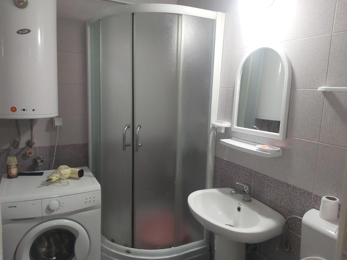 Mia Apartment Skopje Buitenkant foto
